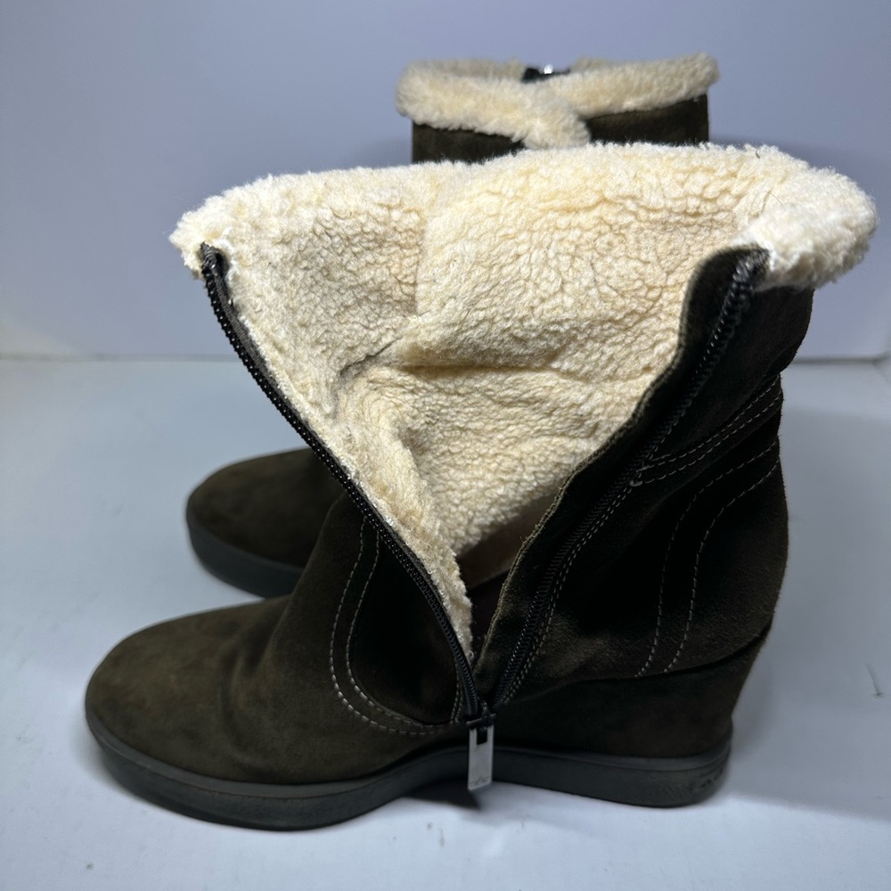 Aquatalia Brown Suede Cindy Wedge Boots with Cream Fur Size 7 Made in Italy - Picture 4 of 7